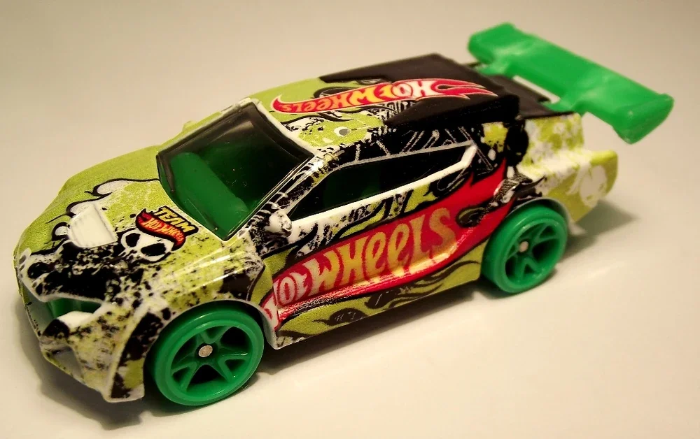 2018 HWTF Loop Car (Coupe) Lime: Image 2