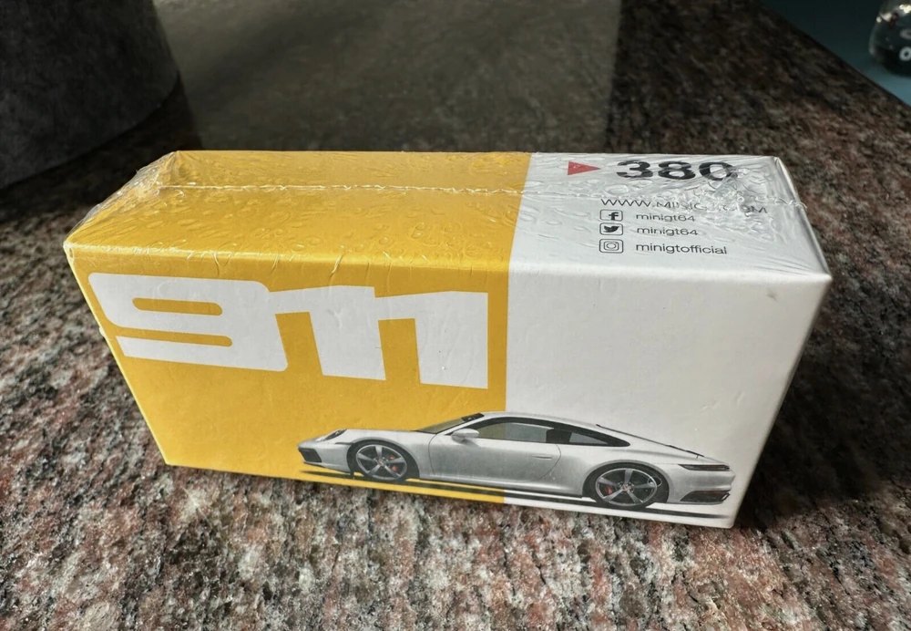 Hot Wheels Porsche 911 (992) Carrera S #380
White