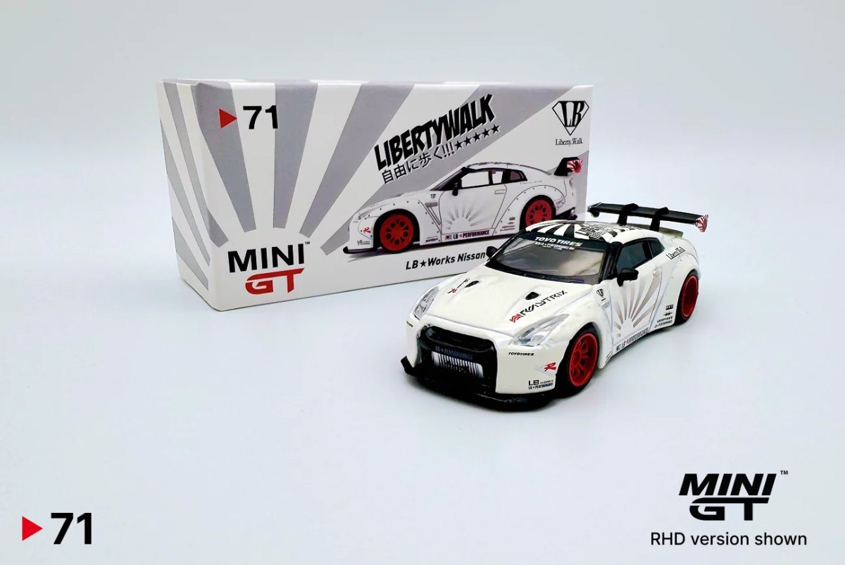 2018 LB★WORKS Nissan GT-R (R35) White: No Package: Image 4