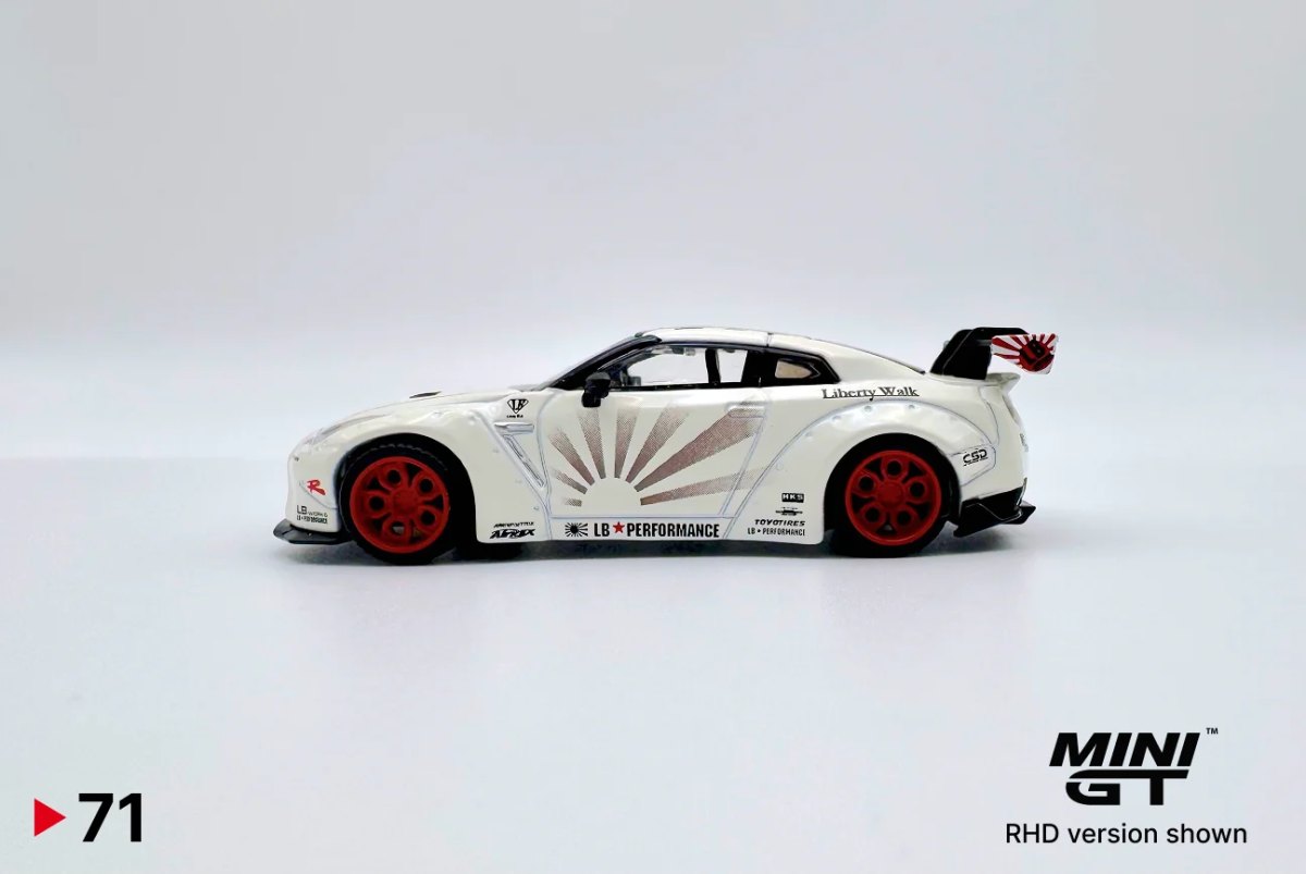 2018 LB★WORKS Nissan GT-R (R35) White: No Package: Image 3