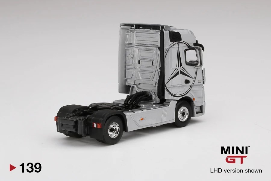 2020 Mercedes-Benz Actros Black w/ Black Mercedes Logo Black: Image 3
