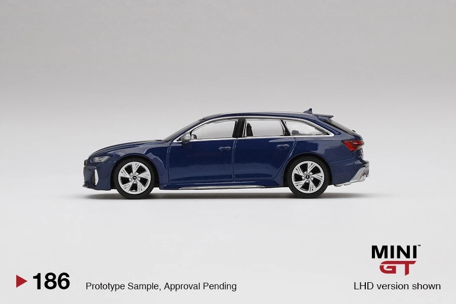 2020 Audi RS6 Avant Navarra Blue Metallic Blue: Image 2