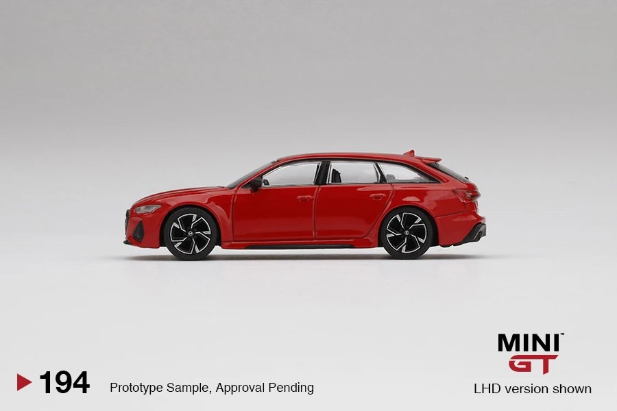 2020 Audi RS6 Avant Carbon Black Edition Tango Red Black: Image 2