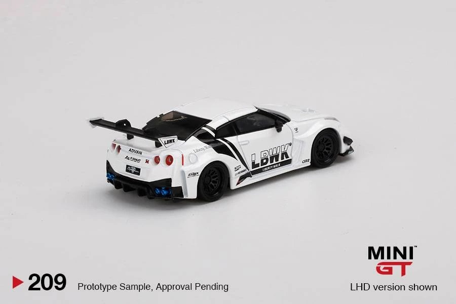 2021 LB-Silhouette WORKS GT NISSAN 35GT-RR Ver.2 White LBWK White: Image 4