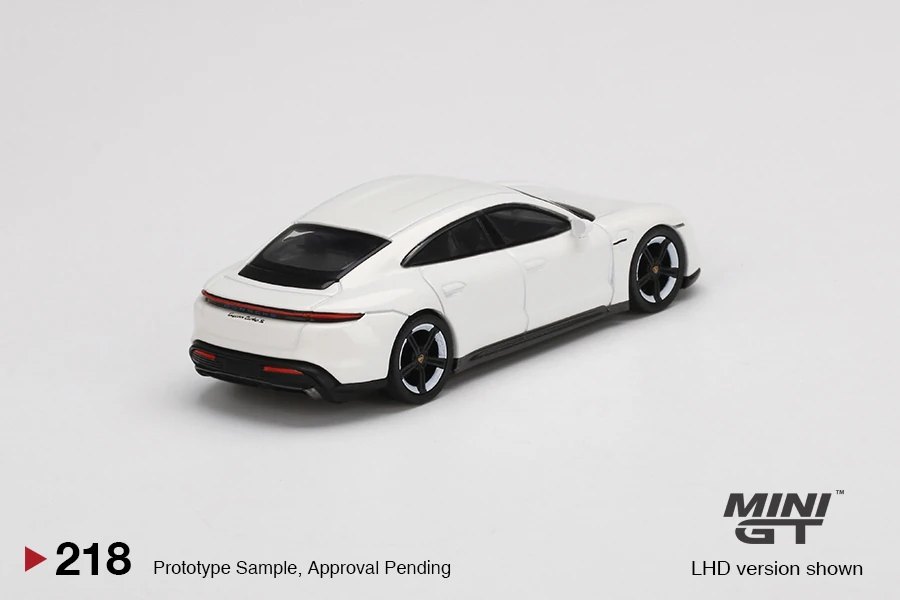 2021 Porsche Taycan Turbo S White White: Image 4