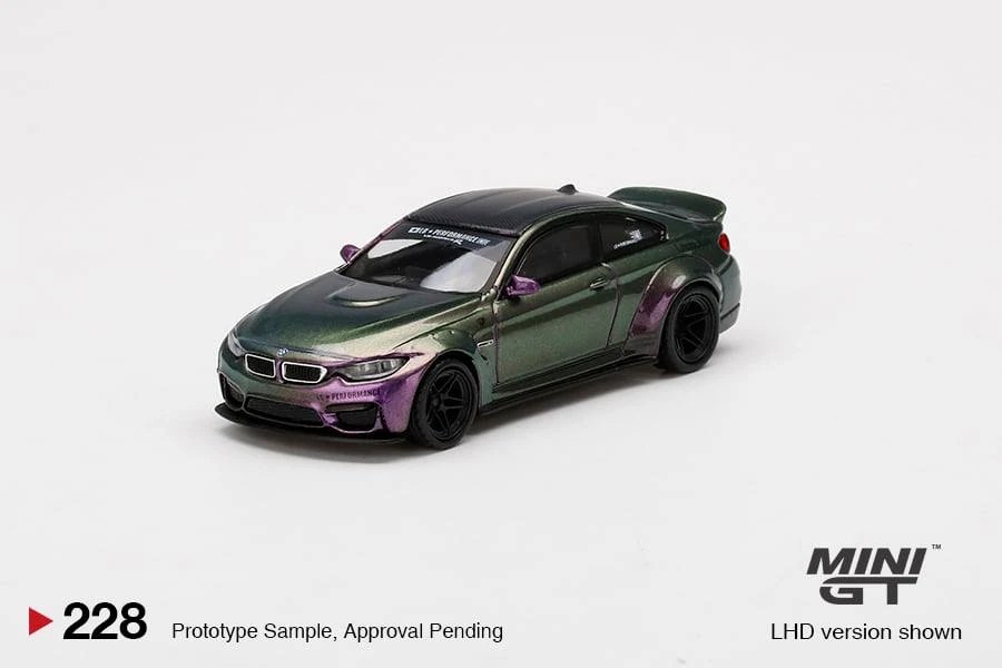2021 LB★WORKS BMW M4 Purple-Green Metallic Green: Image 3