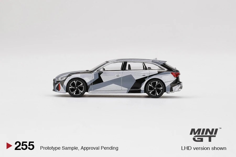 2021 Audi RS6 Avant Silver Digital Camouflage Silver: Image 2