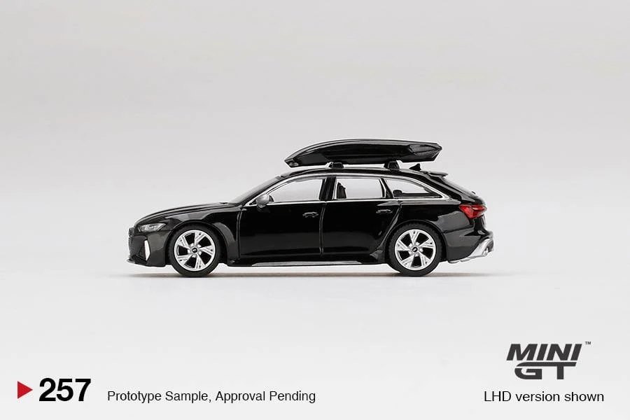 2021 Audi RS6 Avant Mythos Black Metallic w/ Roof Box Black: Image 2