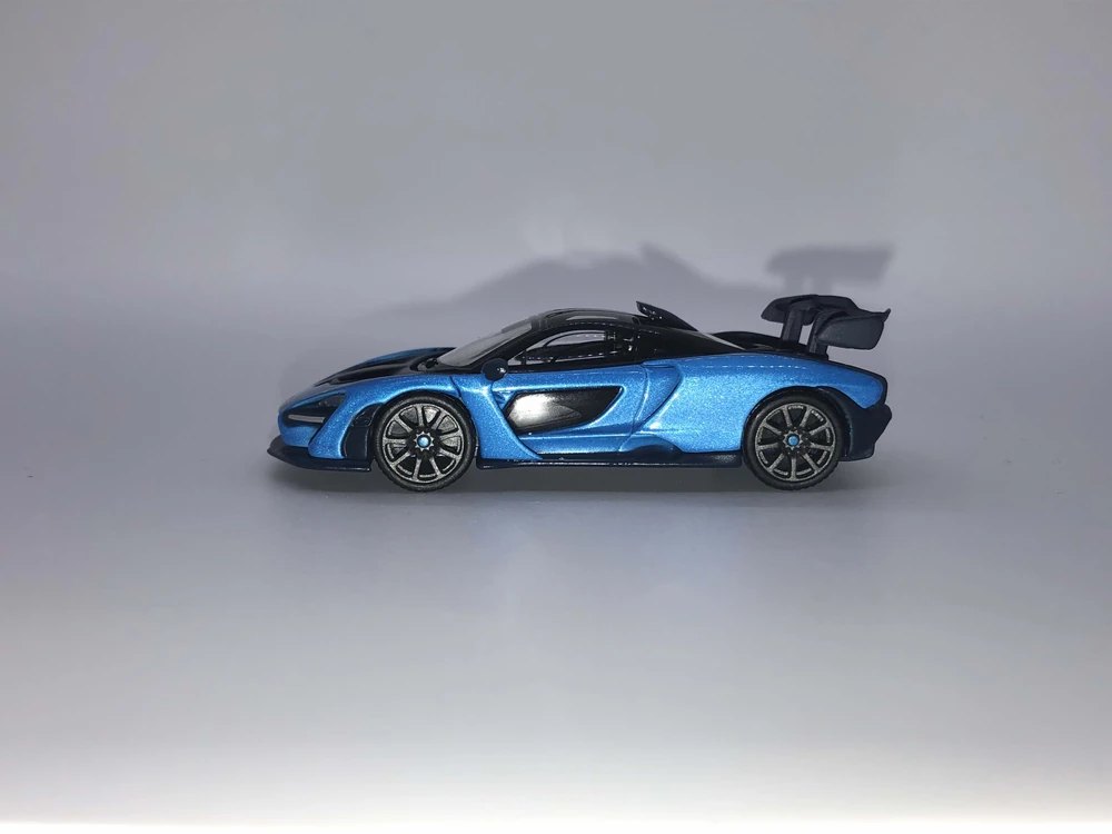 2021 McLaren Senna Blue: Image 3
