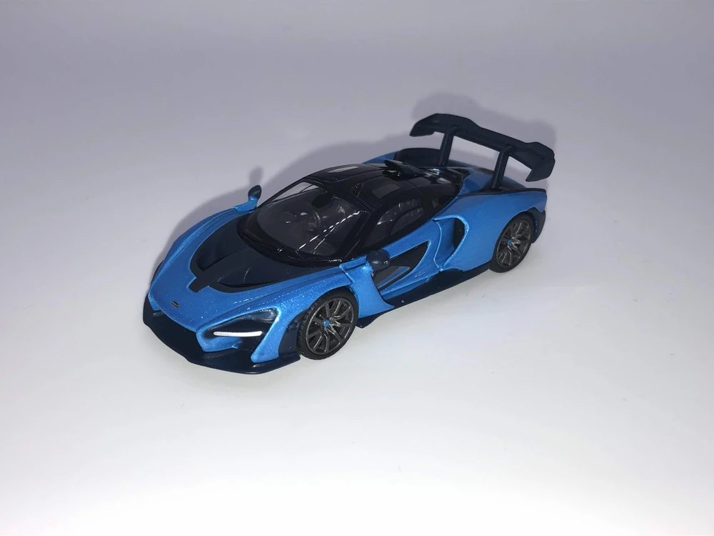 2021 McLaren Senna Blue: Image 4