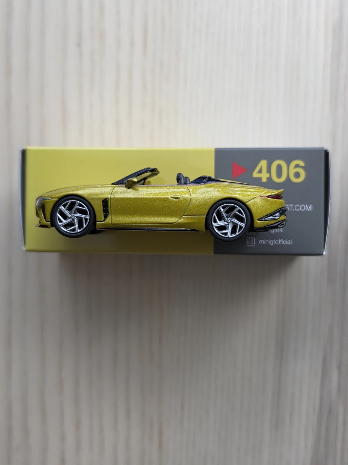 2022 Bentley Mulliner Bacalar Yellow Flame Yellow: No Package: Image 7