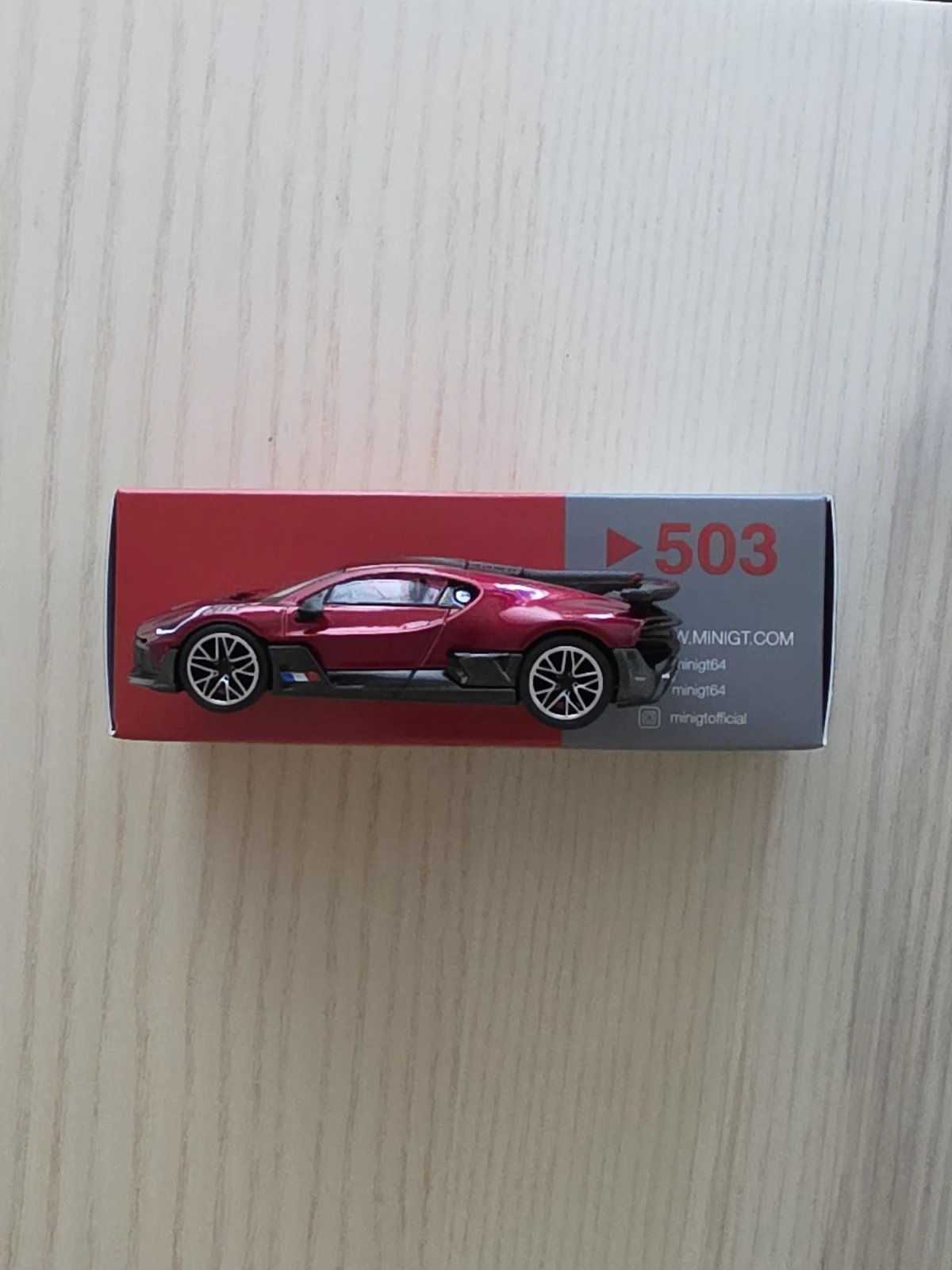 2023 Bugatti Divo Red Metallic Red: No Package: Image 4