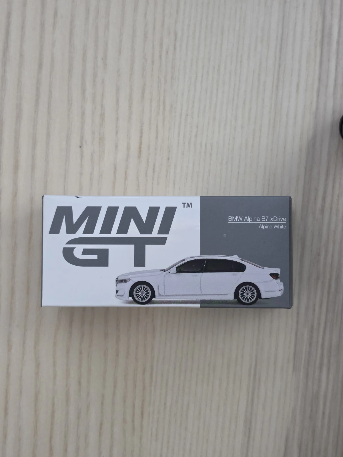 2023 BMW Alpina B7 xDrive Alpina White White: Box: Image 2