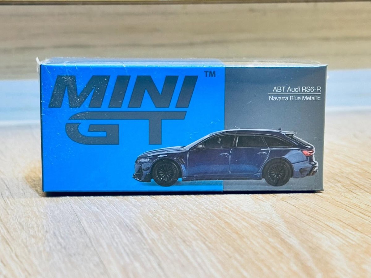 2024 Audi ABT RS6-R Blue: Image 2