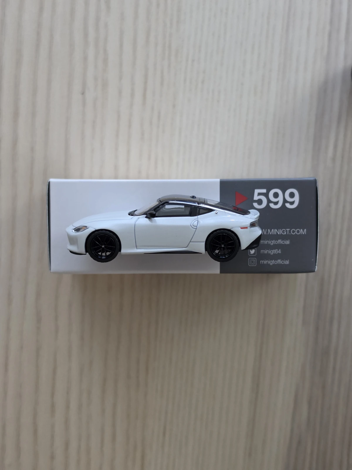 2023 Nissan Z Performance White: No Package: Image 7