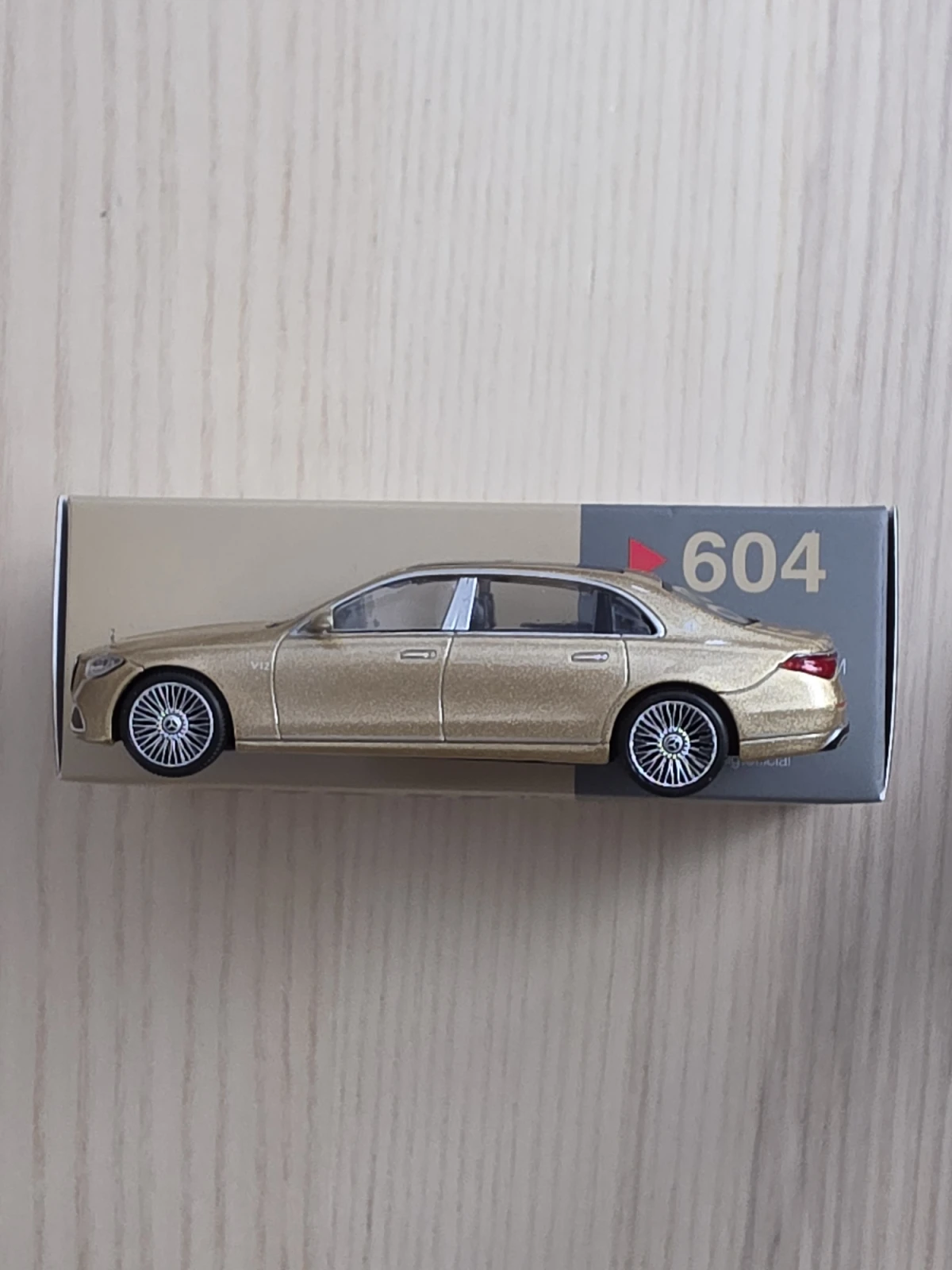 2024 Mercedes-Maybach S680 Champagne Metallic: No Package: Image 4