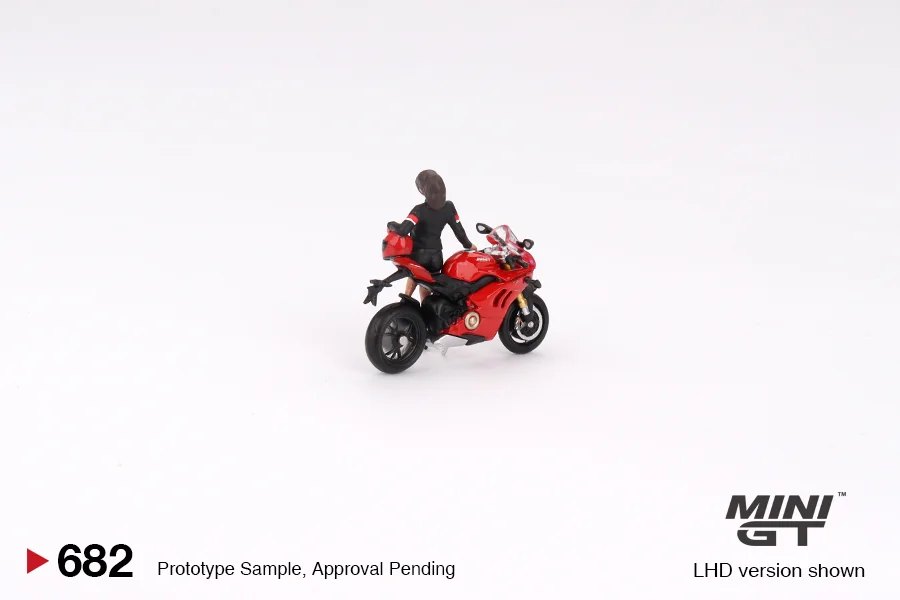 2024 Ducati Panigale V4 S w/ Ducati Girl: No Package: Image 2