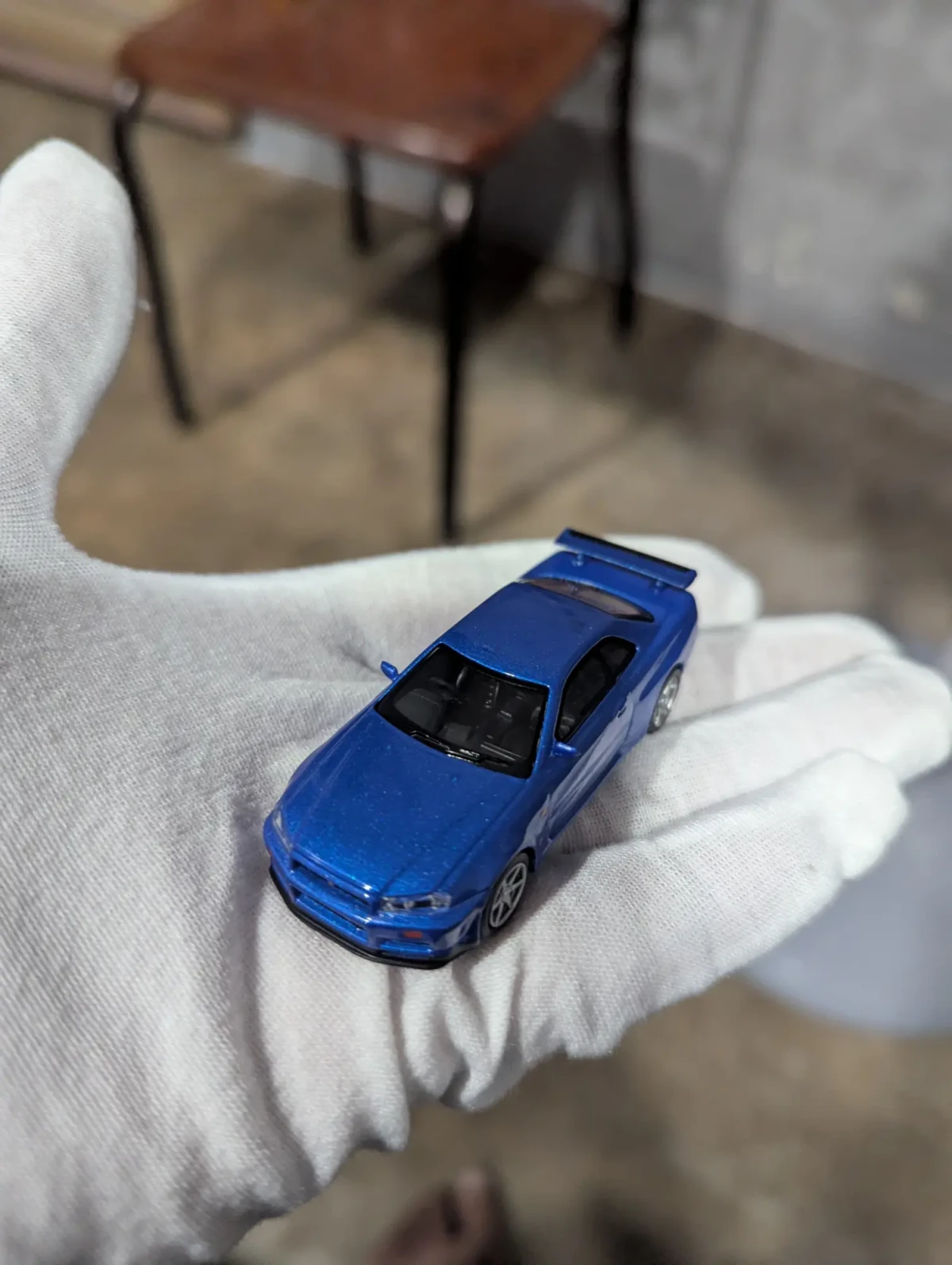 2024 Nissan Skyline GT-R (R34) V-Spec Blue: Box: Image 11