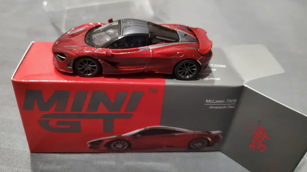 2024 McLaren 750S Amaranth Red Red: Box: Image 10