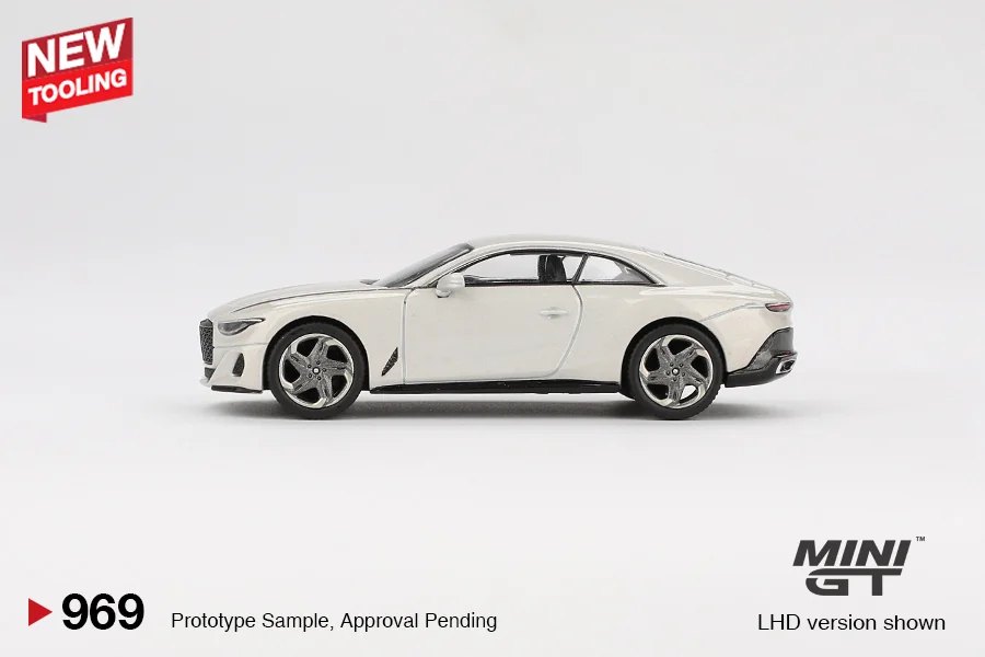 2025 Bentley Batur White: No Package: Image 3