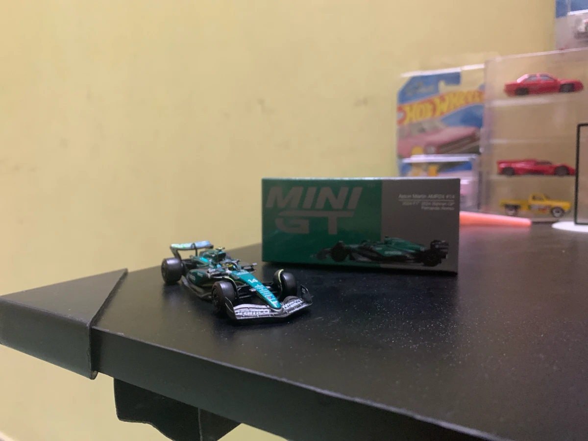 2025 Aston Martin AMR24#14 Fernando Alonso 2024 F1 2024 Bahrain GP: Box: Image 3