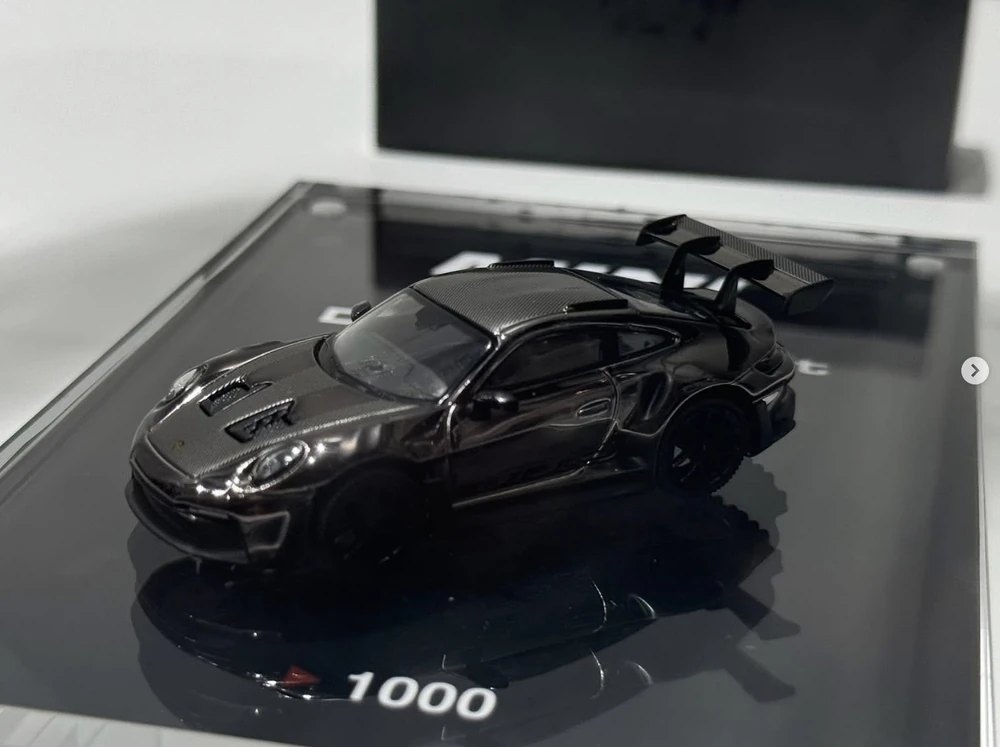 Hot Wheels Porsche 911 (992) GT3 RS Weissach Package
Black Chrome