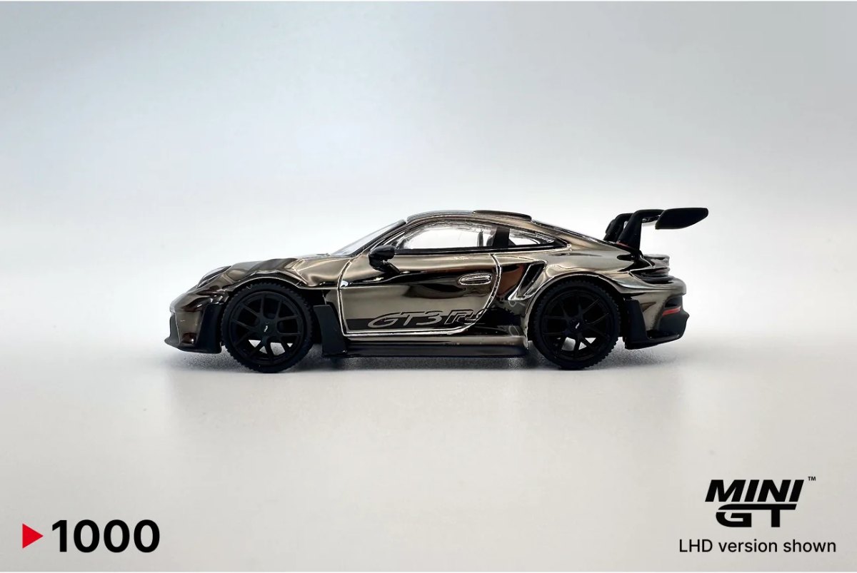 2025 Porsche 911 (992) GT3 RS Weissach Package
Black Chrome Black: No Package: Image 3