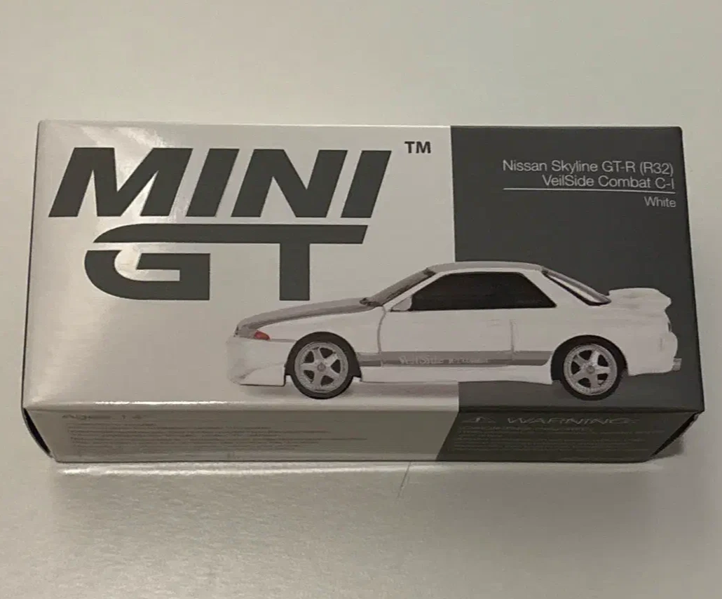 2025 Nissan Skyline GT-R (R32) VeilSide Combat C-I White White: Box: Image 2