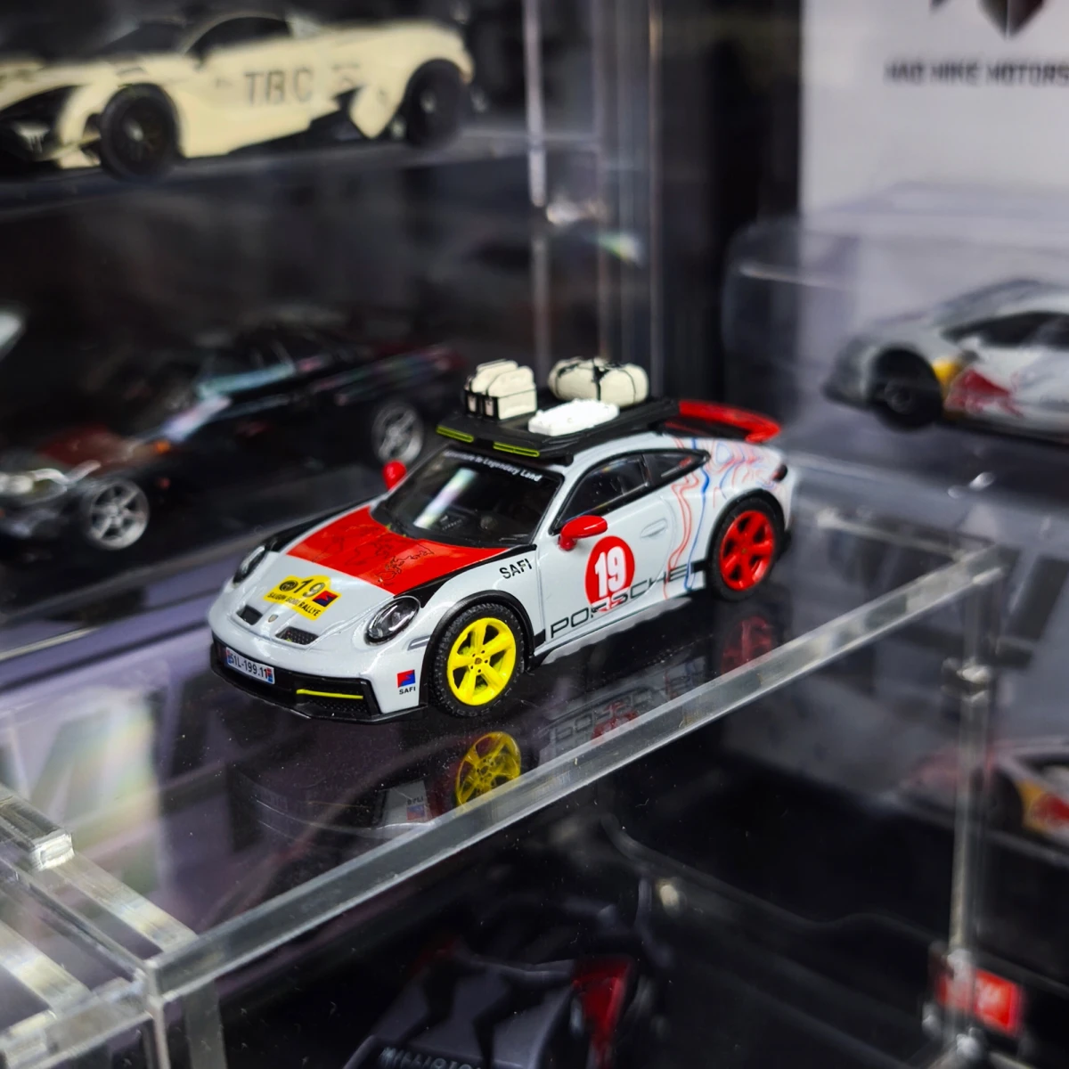 2025 Porsche 911 Dakar “Mr. Darkar”: Box: Image 8