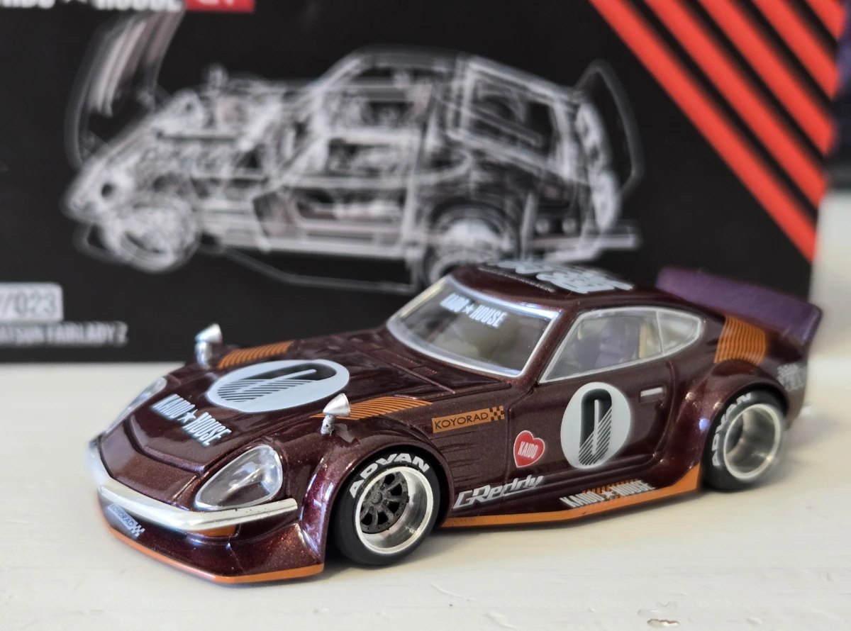 2022 Datsun KAIDO Fairlady Z Dark Red Red: No Package: Image 2