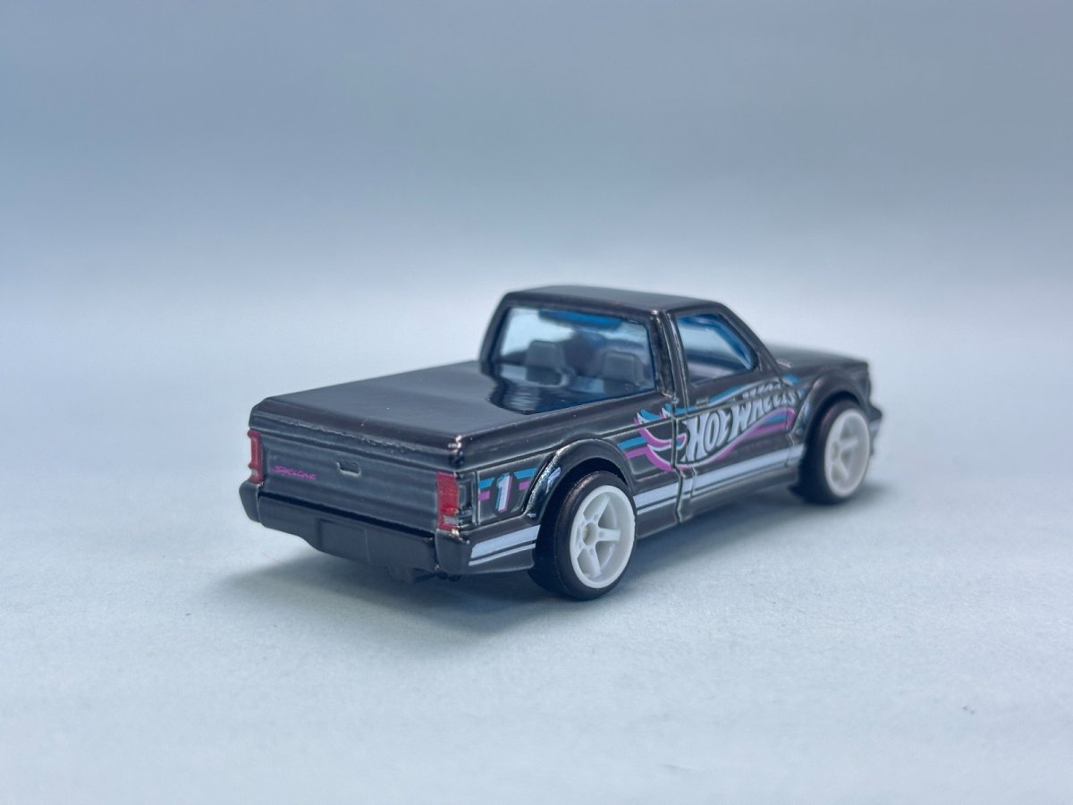 2026 91 GMC Syclone Blue: Image 4