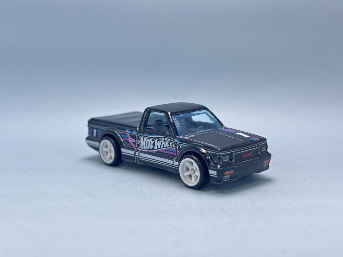 2026 91 GMC Syclone Blue: Image 2