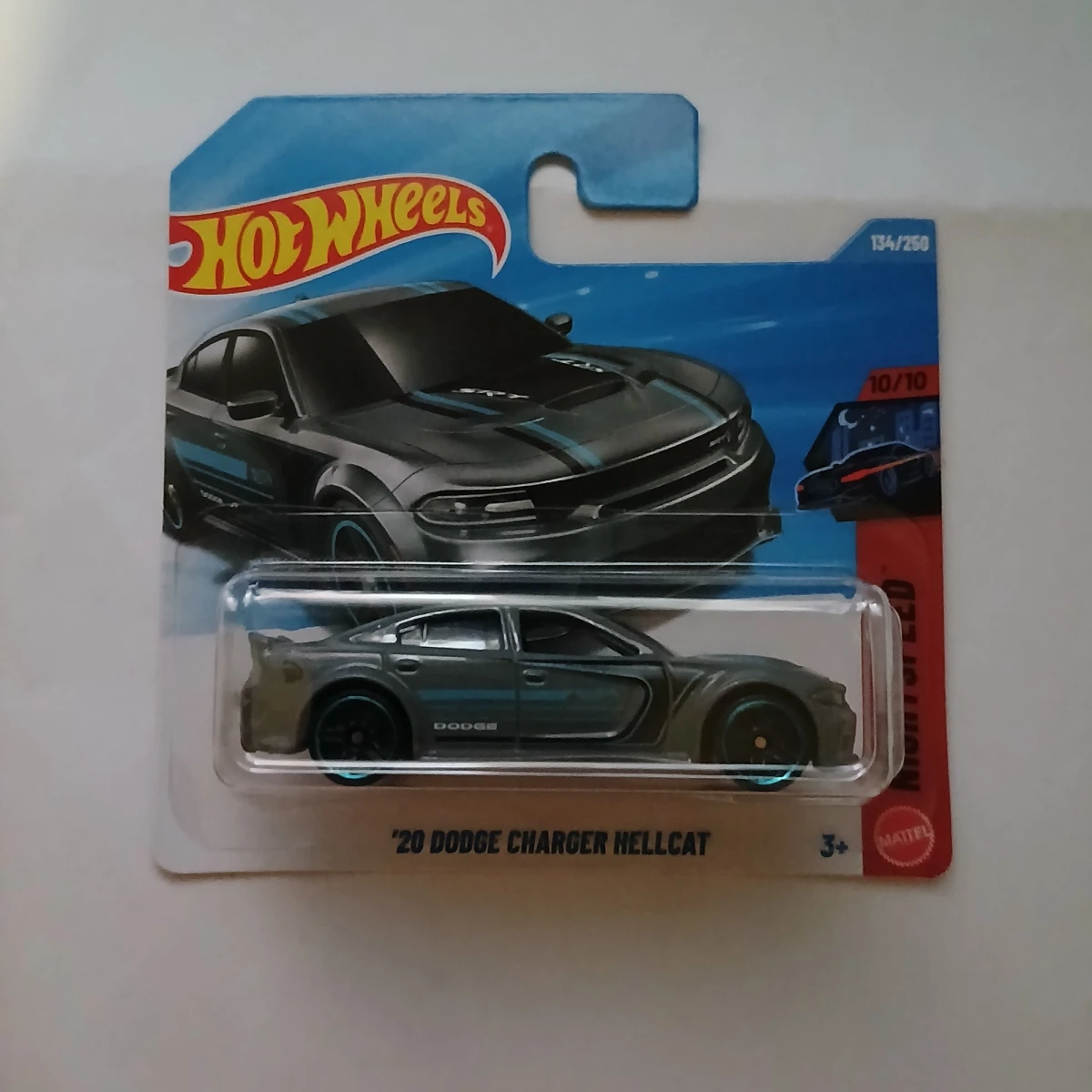 2026 20 Dodge Charger Hellcat Grey: Short: Image 2