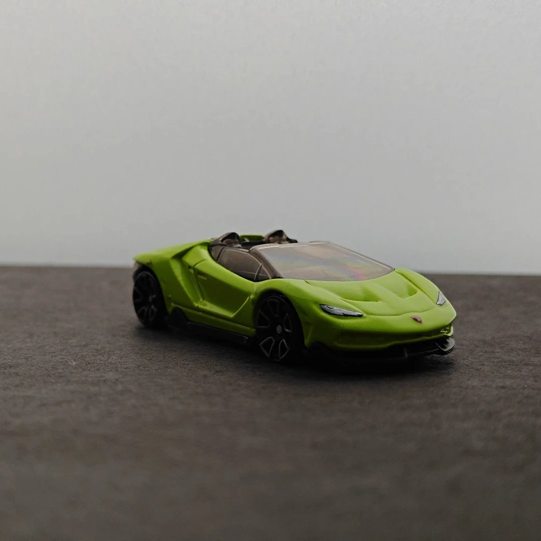 2026 16 Lamborghini Centenario Roadster Lime: No Package: Image 3