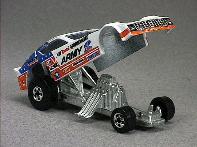 Hot Wheels Army Funny Car ( 77 Plymouth Arrow)