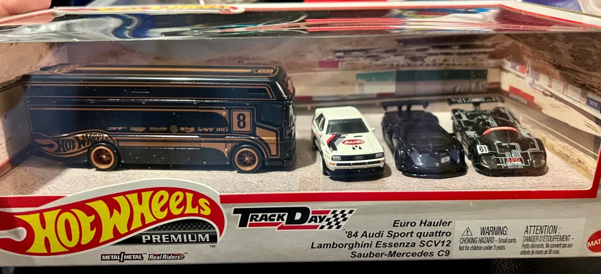 Hot Wheels Track Day Collector Set