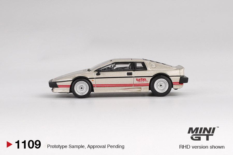 2025 Lotus Esprit Turbo Silver: Image 3