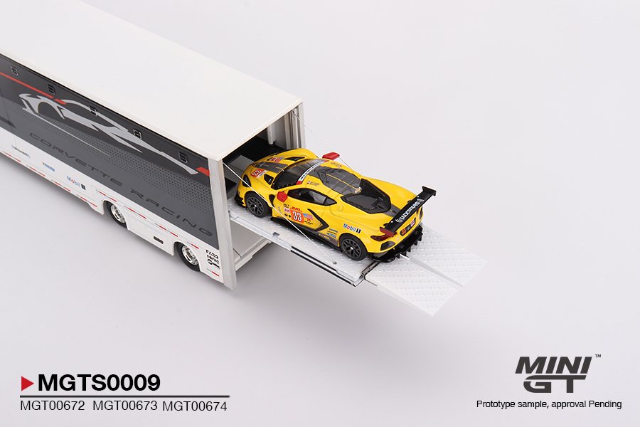 2024 Corvette Racing C8.R Racing Transporter Set: Image 2