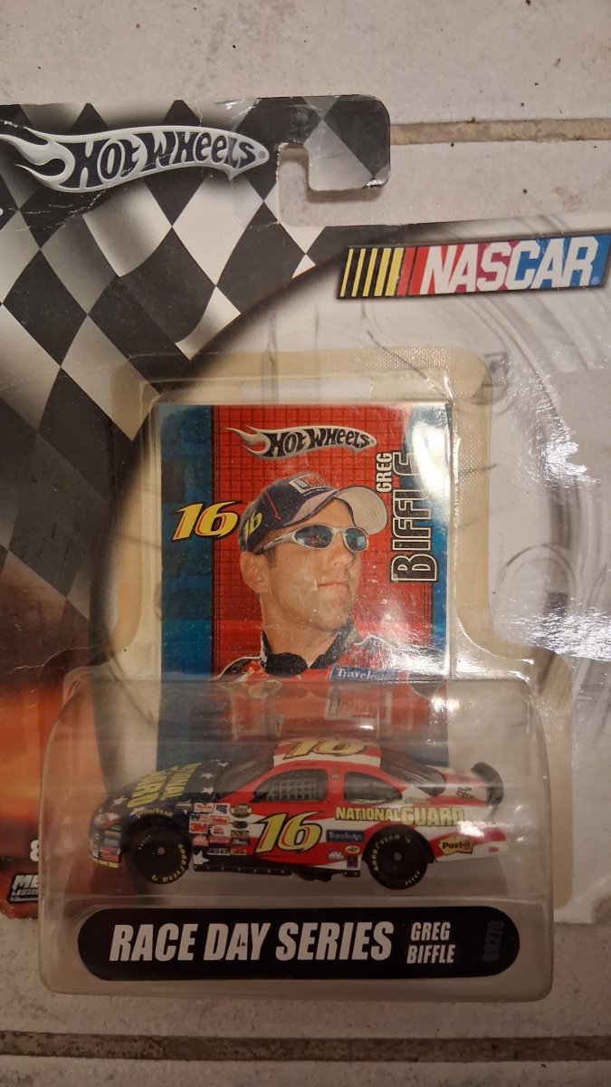 Hot Wheels Ford Taurus #16 Greg Biffle National Guard