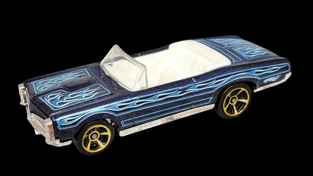 Hot Wheels 67 Pontiac GTO Convertible