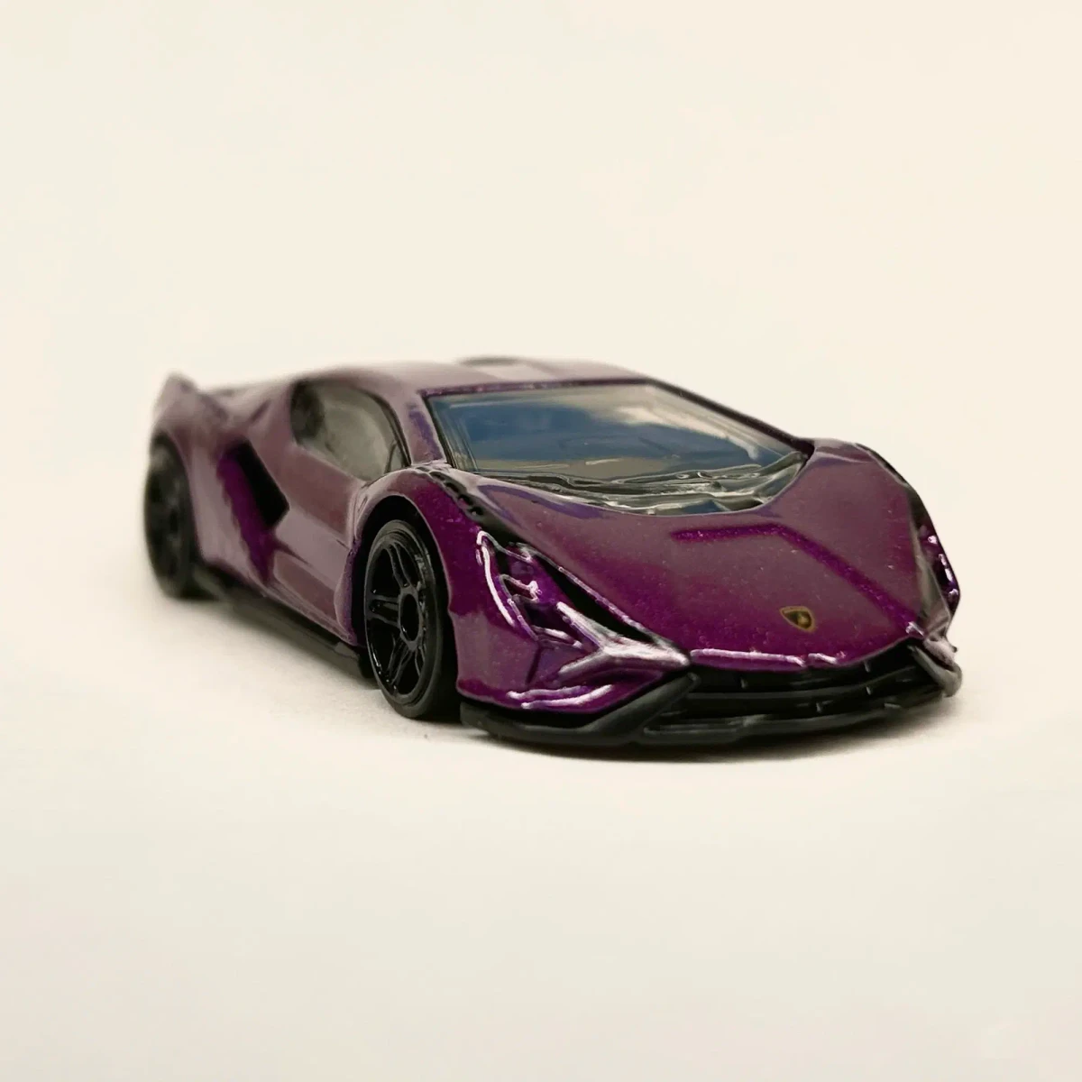 2026 Lamborghini Sian FKP 37 Purple: No Package: Image 4