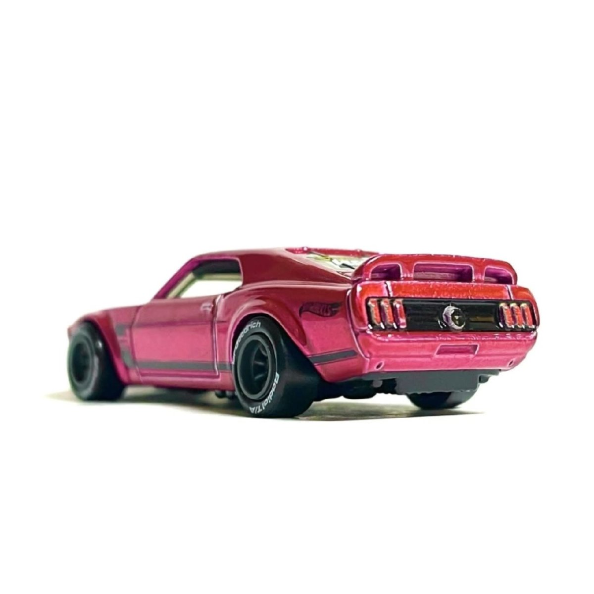 2026 69 Ford Mustang Boss 302 Pink: Image 5