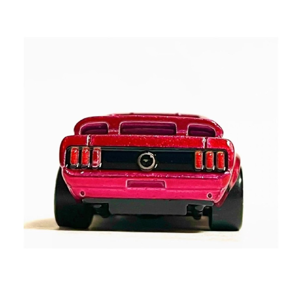 2026 69 Ford Mustang Boss 302 Pink: Image 6