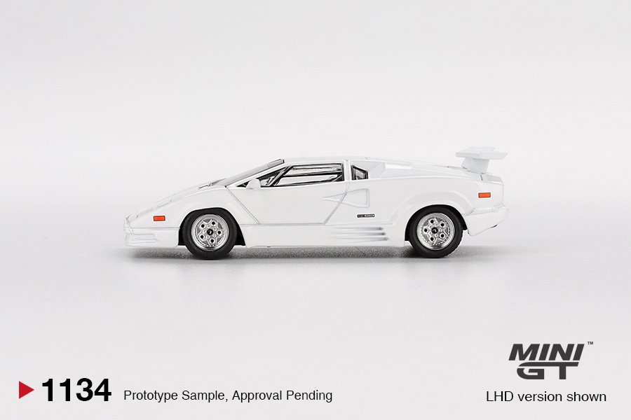 2026 Lamborghini Countach 25th Anniversary White: Image 4