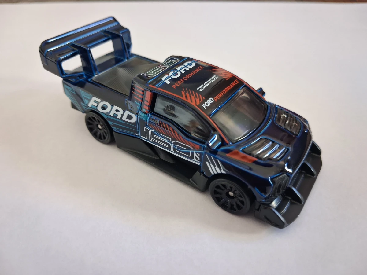 2026 Ford F-150 Lightning Supertruck Blue: Image 4