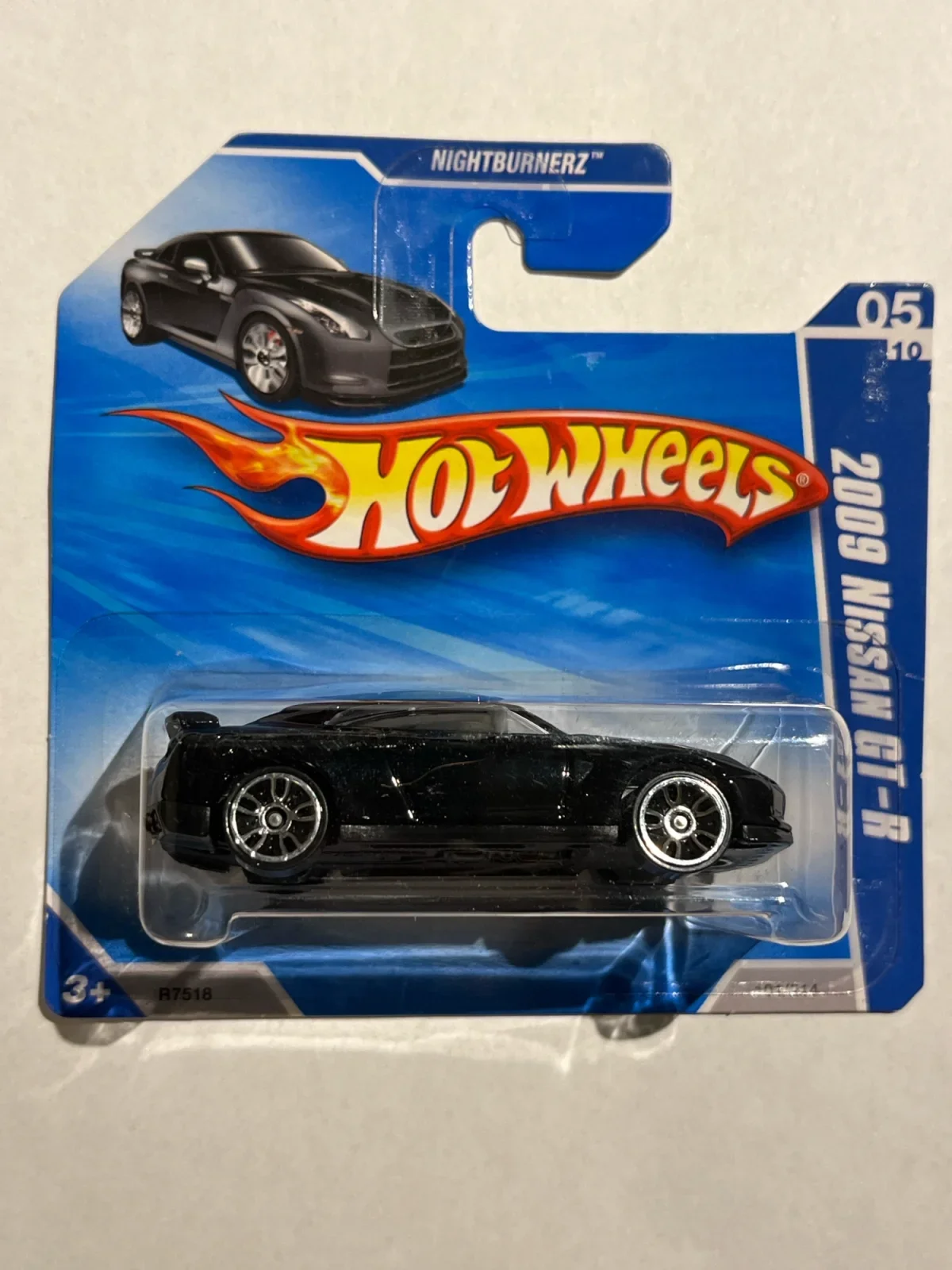 2010 2009 Nissan GT-R Black: Short Card: Image 2