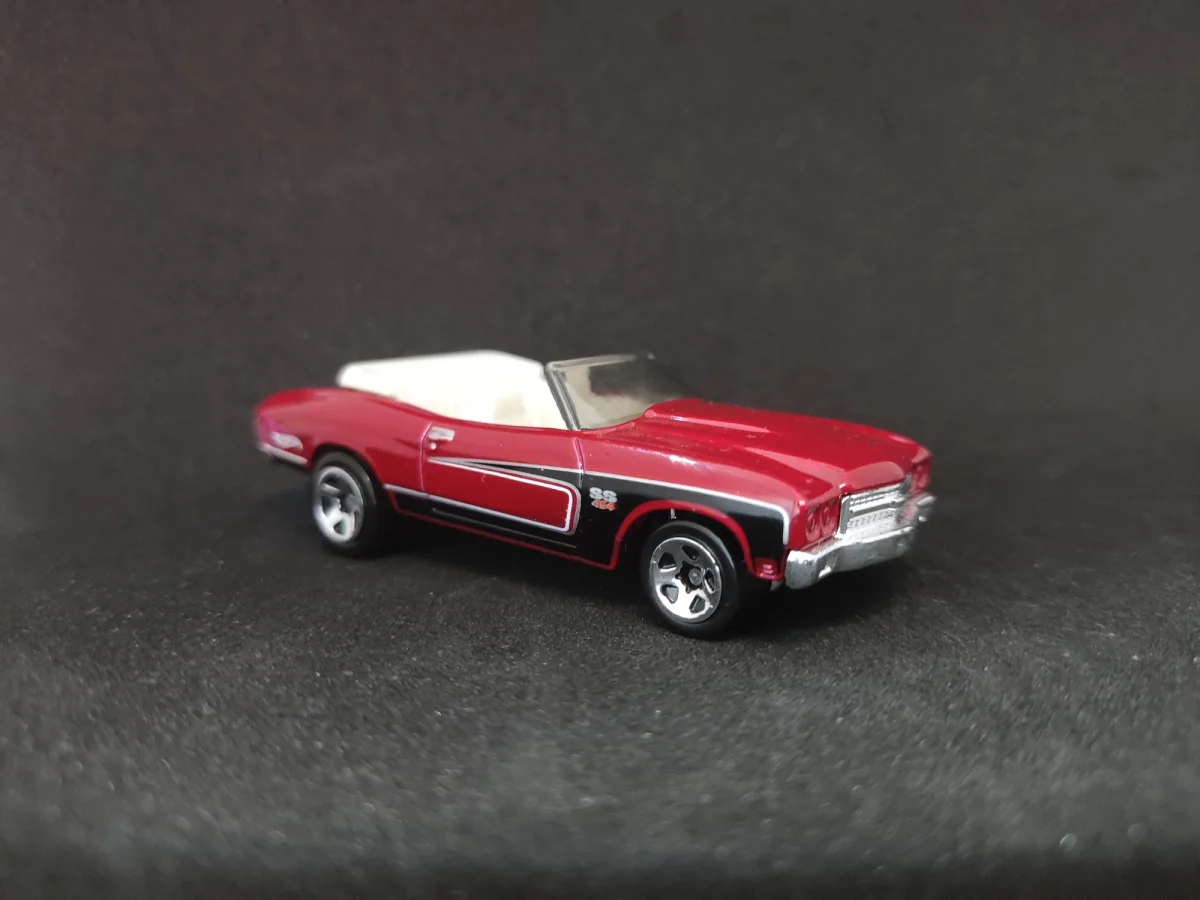 2011 70 Chevelle Convertible Red: Image 2