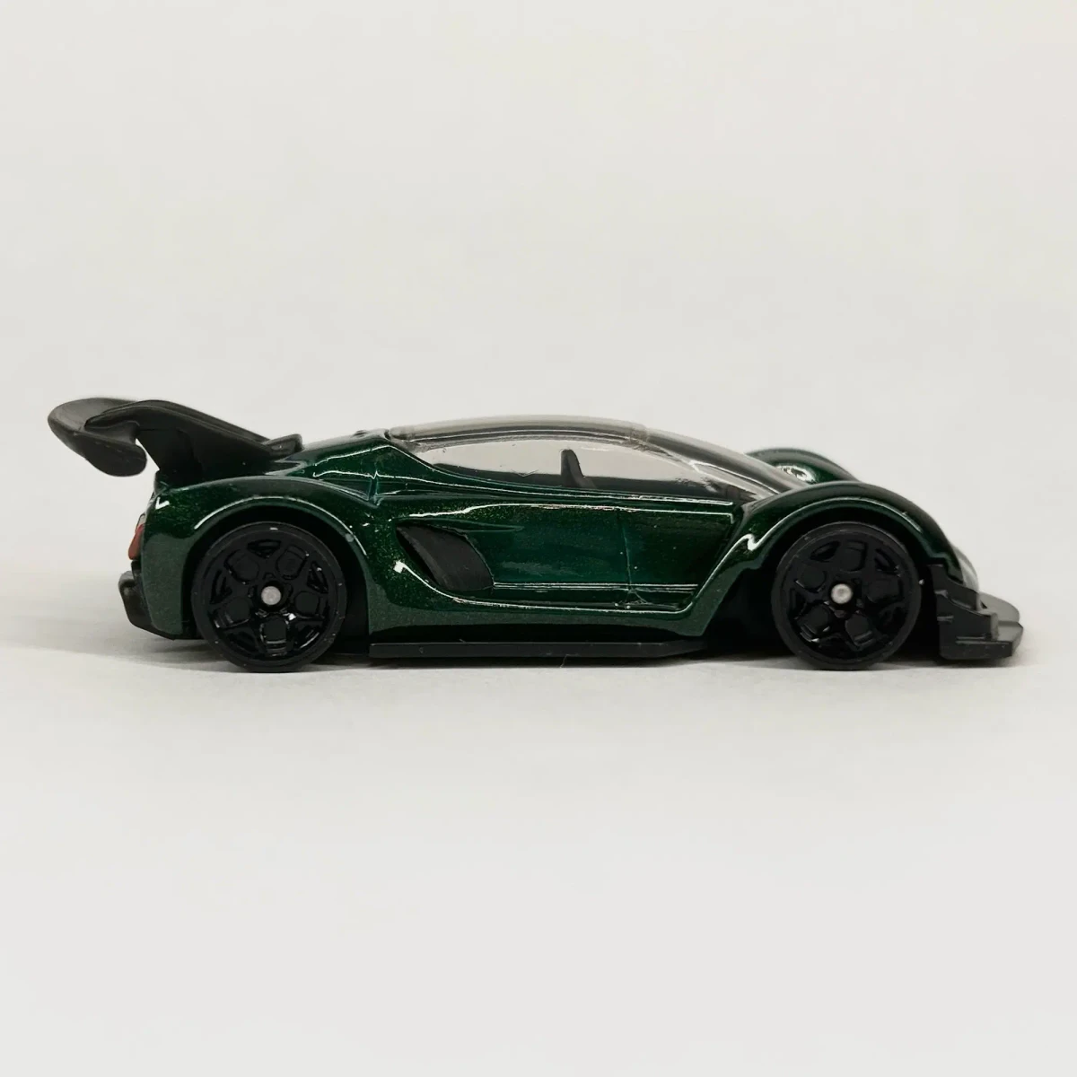 2026 Czinger 21C Green: No Package: Image 2