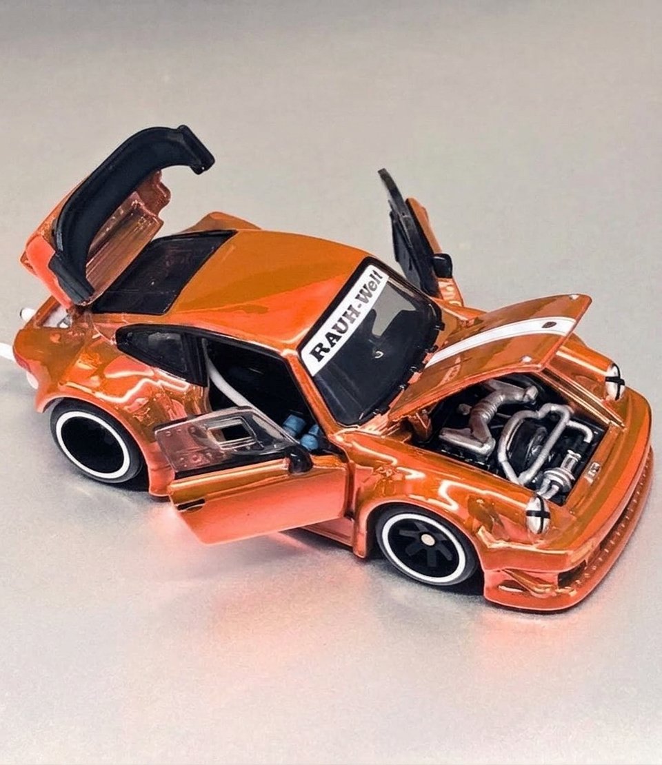 2026 RWB Porsche 930 Orange: Image 4