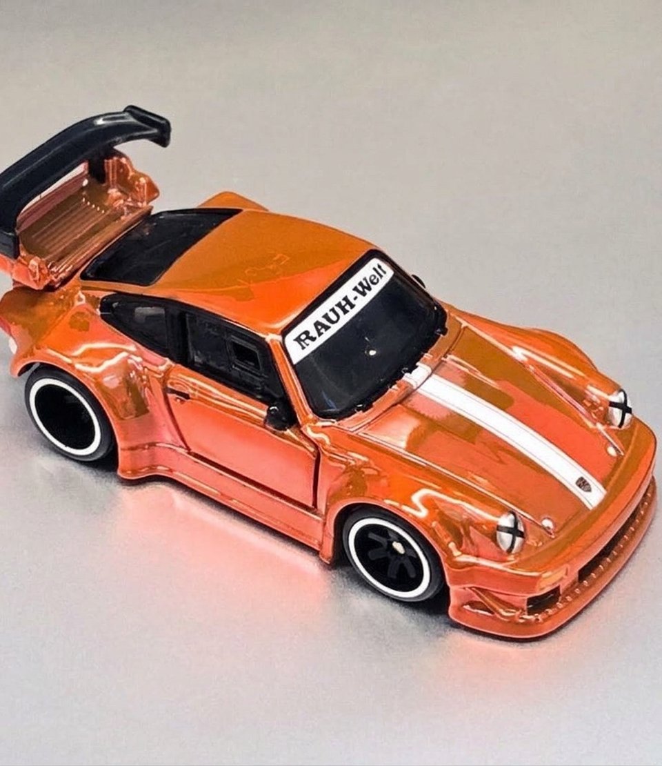 2026 RWB Porsche 930 Orange: Image 3
